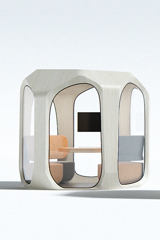 Wizualizacja dużej, czteroosobowej budki akustycznej z linii Organic, charakteryzującej się licznymi przeszkleniami na każdej ze ścian. Przeszklone panele mają charakterystyczny, owalny kształt i czarne obramowania, co nadaje konstrukcji lekkości. Wewnątrz widoczne są dwa rzędy siedzisk z oparciami w kolorach błękitu i beżu, centralnie umieszczony stół konferencyjny oraz monitor do prezentacji zamontowany na bocznej ściance. Cała bryła ma jasne wykończenie o strukturze naturalnego drewna.